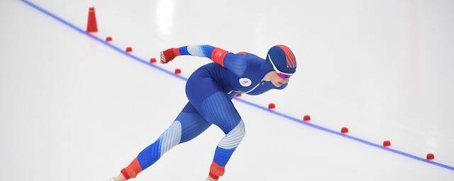 Конькобежка Наталья Воронина лидирует на дистанции 5000 метров в финале Олимпийских игр в Пекине