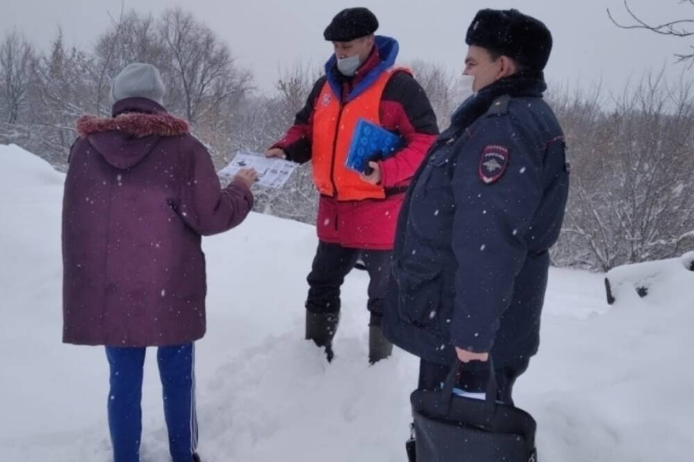 В Октябрьском районе пензенцам напомнили об опасности выхода на лед