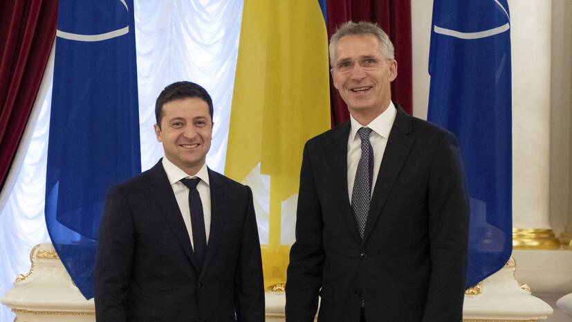 Зеленский обсудил со Столтенбергом возможность участия Украины в саммите НАТО в июне
