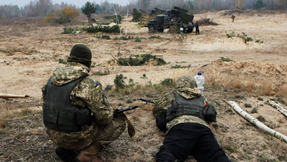 Гайдай: Украину превратят в вооружённую, вечно конфликтную часть...
