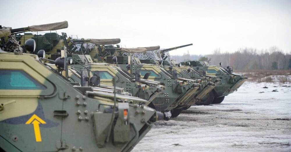 Десятки единиц техники: военные провели на Харьковщине тактические учения с боевой стрельбой