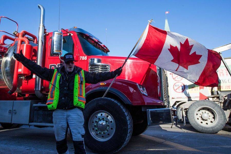 США требуют от Канады подавить протесты дальнобойщиков