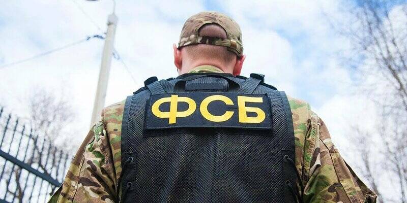 ФСБ пресекла деятельность сети подпольных торговцев оружием в 20 регионах России