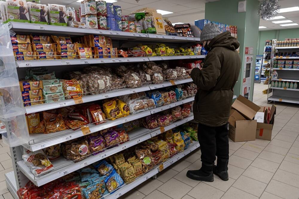 Семь торговых сетей пообещали свердловскому правительству снизить наценки на продукты