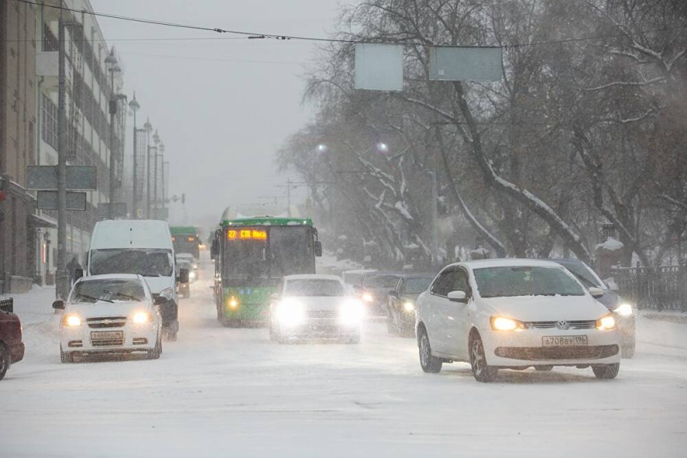 Жители Екатеринбурга теряют в пробках 98 часов в году. Это 15-й показатель в мире