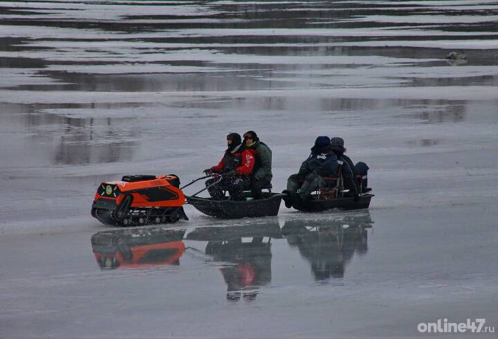 С начала зимы в Ленобласти спасатели девять раз снимали рыбаков со льда
