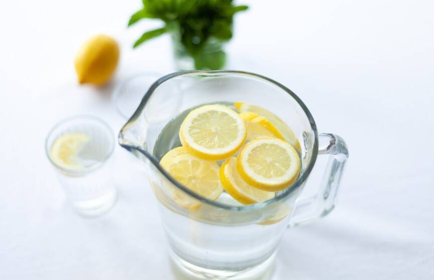 Вот что будет с организмом, если пить воду с лимоном каждый день. Это удивительно!