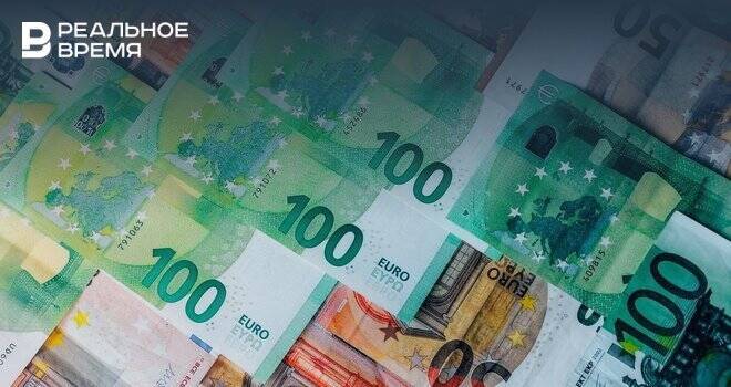 Курс евро поднялся выше 88 рублей, доллара — 77 рублей