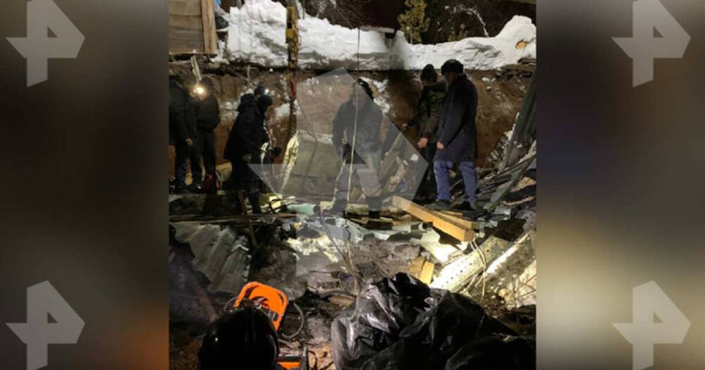 Фото с места обрушения на стройке торгового центра в Подмосковье
