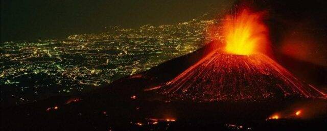 В Италии зафиксировано мощное извержение вулкана Этна