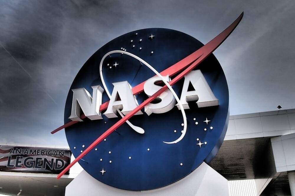 Телескоп James Webb передал на Землю первые свои снимки