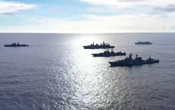 Десятки российских кораблей начали учения со стрельбами в Черном море