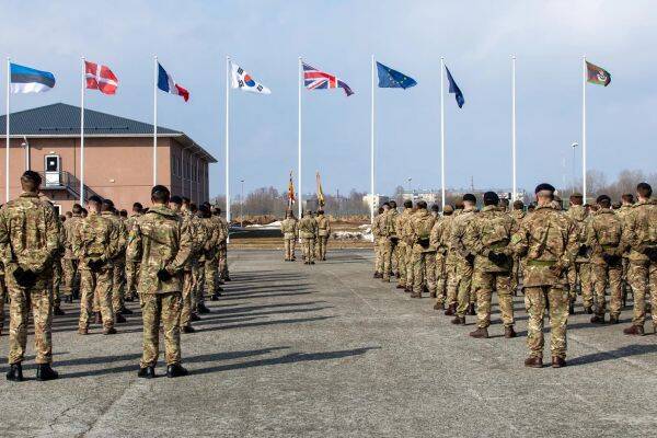Министр обороны Эстонии рад предстоящему прибытию дополнительных британских солдат