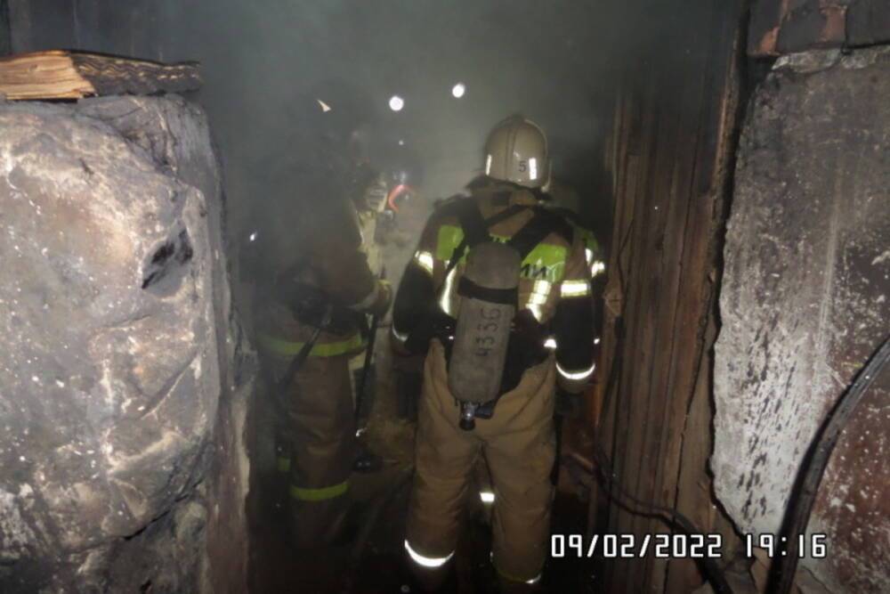 Из-за пожара в подвале жилого дома в Марий Эл эвакуировали 20 жильцов