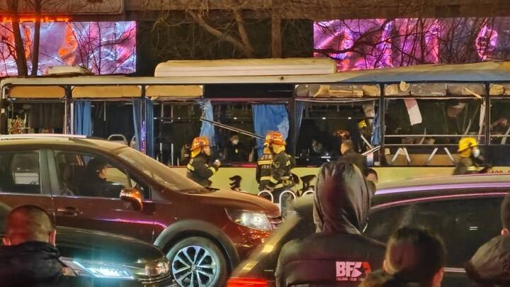 Погибший и более 40 пострадавших: в Китае взорвался автобус