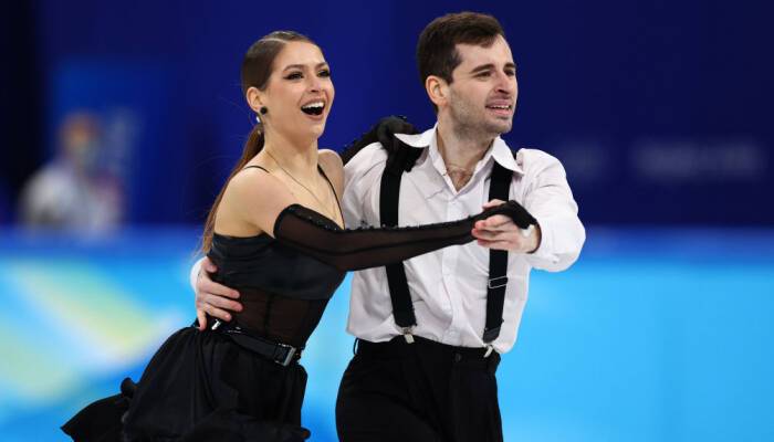 Назарова и Никитин квалифицировались в произвольную программу Олимпийских игр-2022