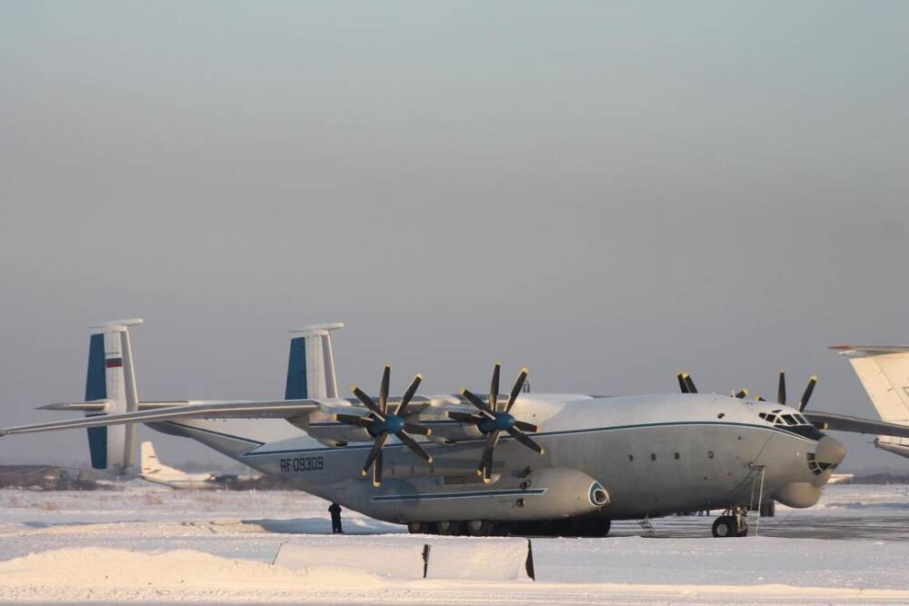 Самый большой в мире самолет Ан-22 «Антей» покинул Новосибирск