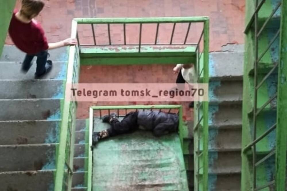 Мужчина упал с 4 этажа в доме на улице Говорова в Томске