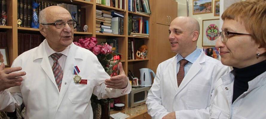 «Этот человек перевернул мою жизнь»: спикер парламента Карелии поздравил с днем рождения легендарного доктора