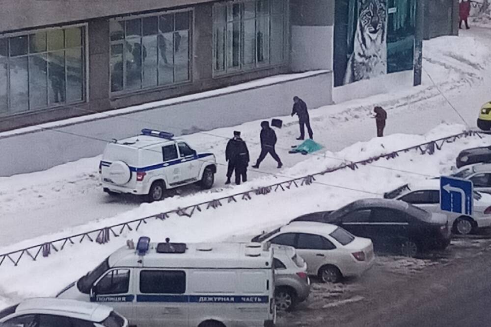 В центре Ярославля днем зарезали мужчину