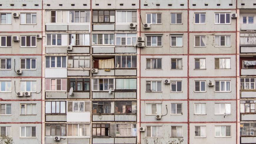Собственникам жилья напомнили о разрешениях для перепланировки балконов