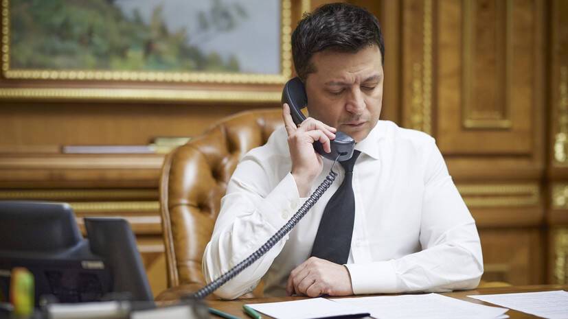 Зеленский в ближайшие часы обсудит с Байденом ситуацию вокруг Украины