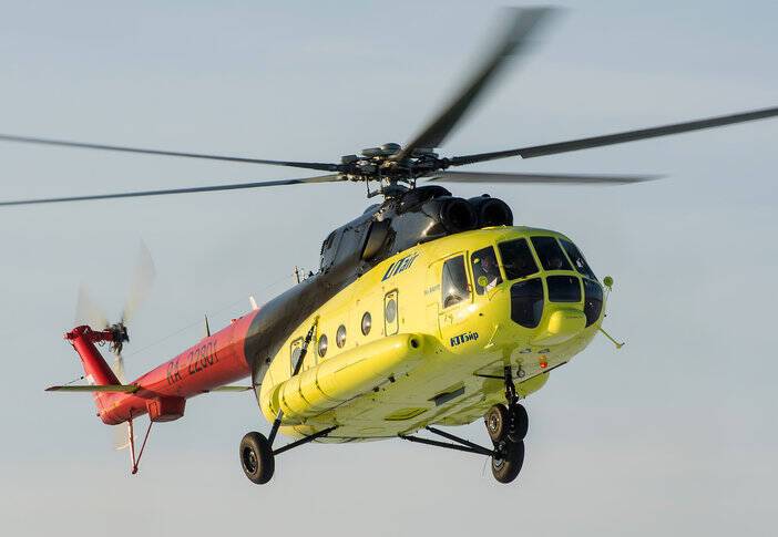 Вертолет Ми-8 с 18 пассажирами на борту совершил аварийную посадку на Ямале