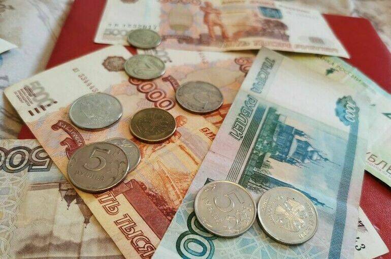 Более 76 млрд рублей дополнительно выделили на выплаты по больничным