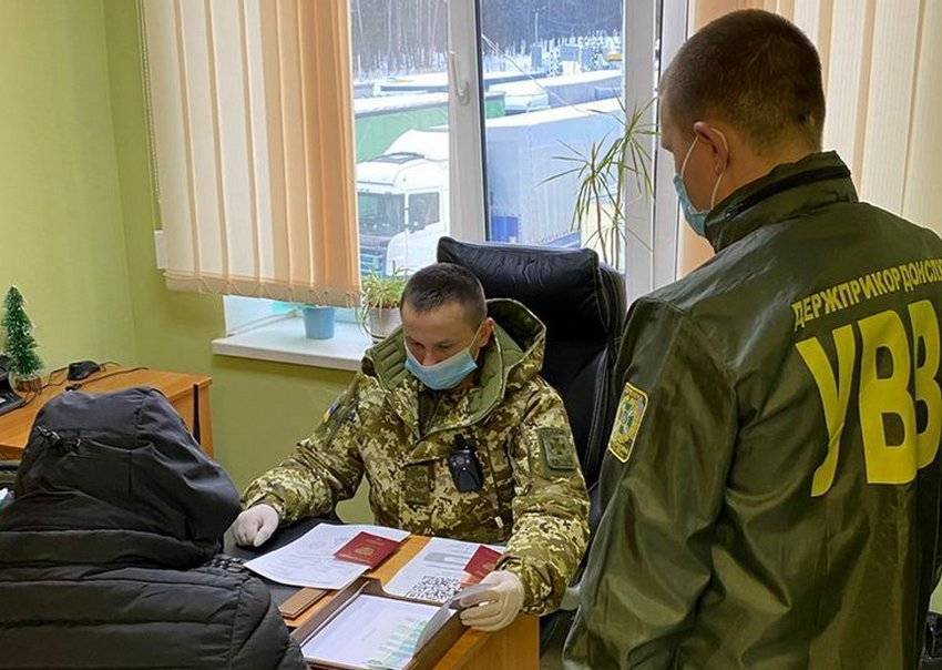 Власти Украины закрыл въезд в страну всем российским мужчинам призывного возраста