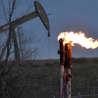 Цена на нефть превысила 96 долларов впервые с сентября 2014 года
