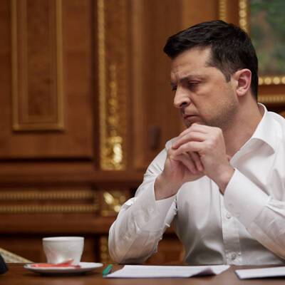 Зеленский: Украина "стремится к миру" и хочет решить все вопросы путем переговоров