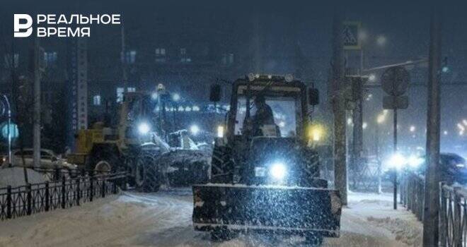 На уборку казанских дорог сегодня ночью выйдут почти 400 единиц спецтехники