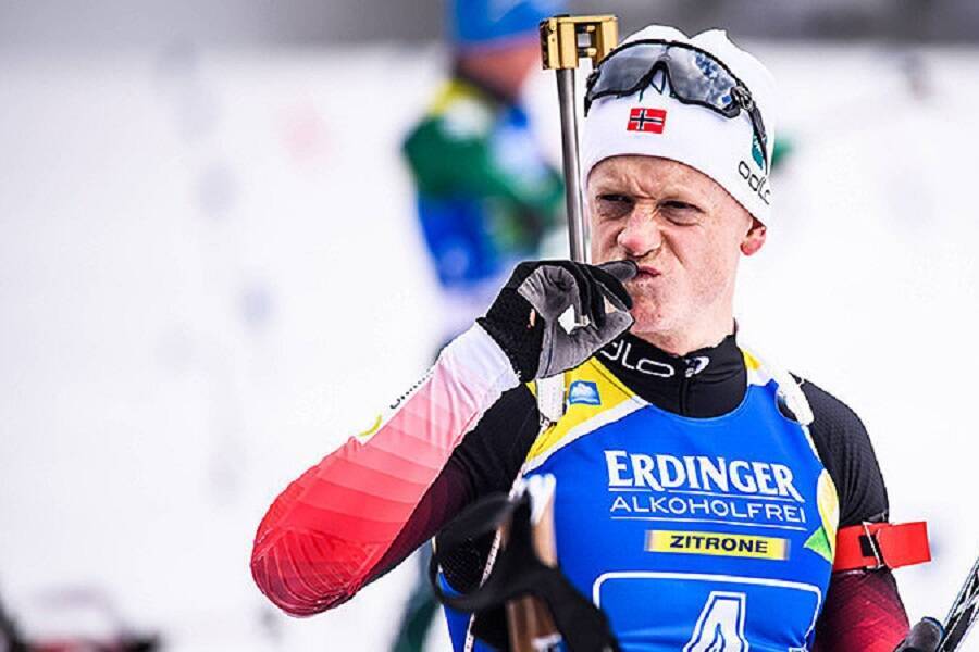 Биатлонист Бё поздравил Иверсена с серебром в лыжной эстафете