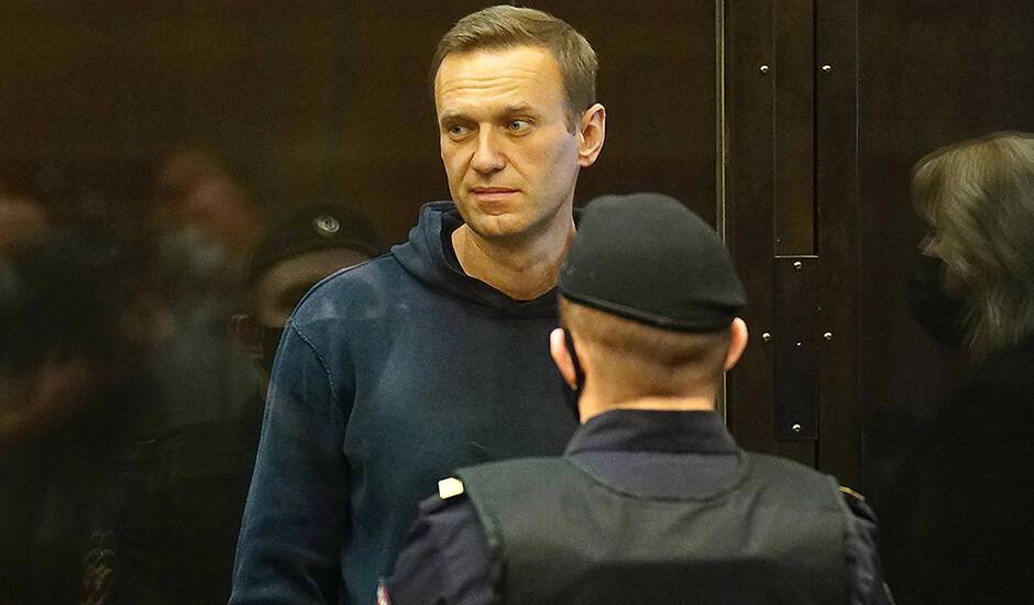 Показания против Навального по делу о мошенничестве дали сантехник-миллионер и пенсионер при деньгах