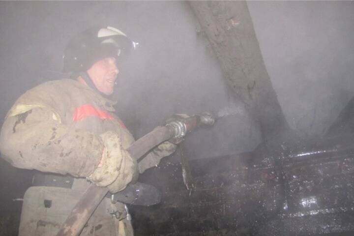 Жилой дом горел рано утром 15 февраля в Ленинском районе Томска
