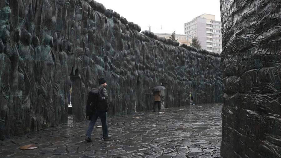 В Москве возбудили дело после порчи памятника репрессированным