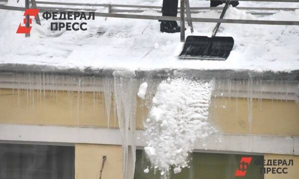 За плохую очистку крыш от снега Госжилинспекция Петербурга выписала штрафы на 22 миллиона