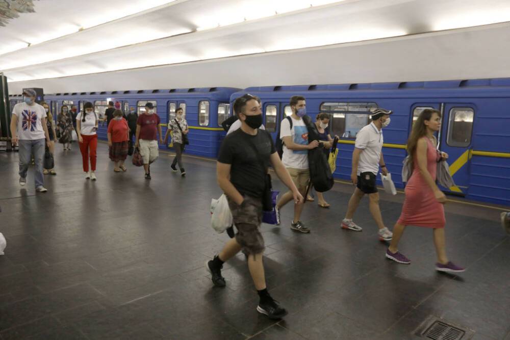 Киевское метро убирает кассиров на шести станциях в часы-пик