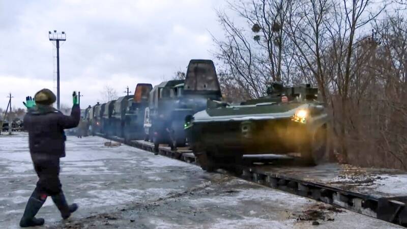 Mинобороны: Некоторые российские войска возвращаются на базы после учений