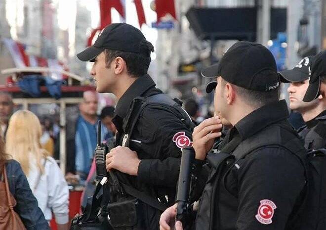 В Стамбуле неизвестный с ножом напал на двух россиянок