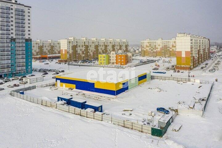 Недостроенный магазин продается за 270 млн в Новосибирске. Его покупал арестованный владелец сети SPAR