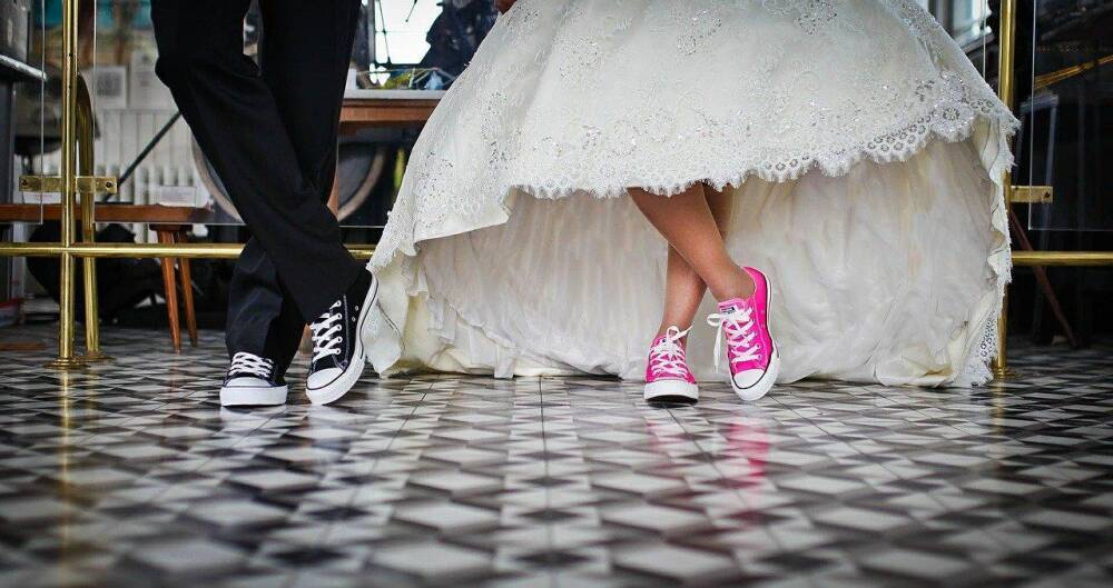 «Дешевле только в гараже»: новосибирцы рассказали о провальных попытках сэкономить на свадьбе