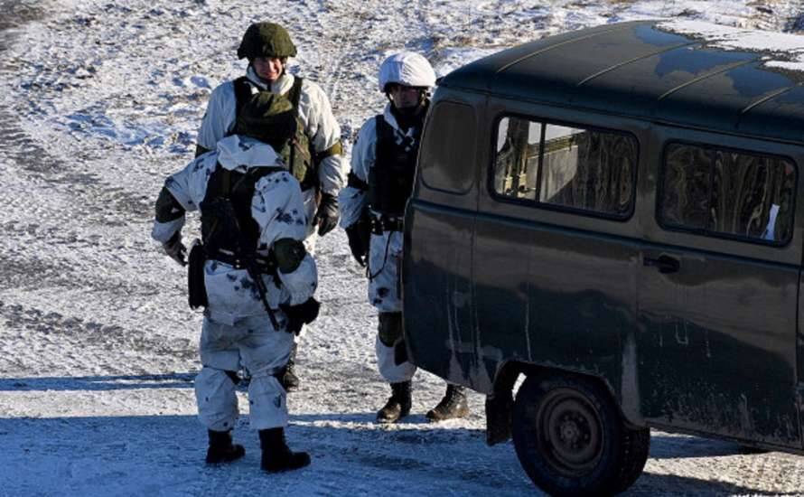 Пьяные российские солдаты замерзли на учениях в Беларуси после «боя» с «зеленым змием»