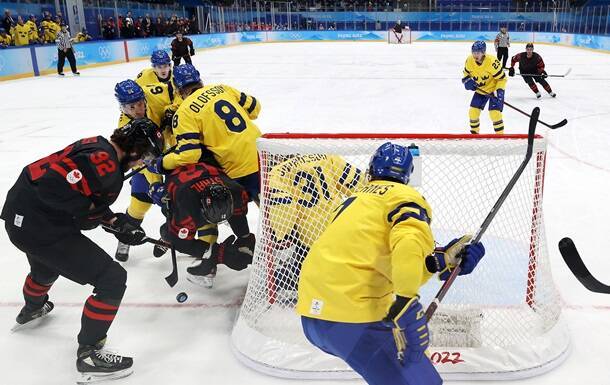 Олимпиада-2022: Швеция стала последним полуфиналистом в мужском хоккее
