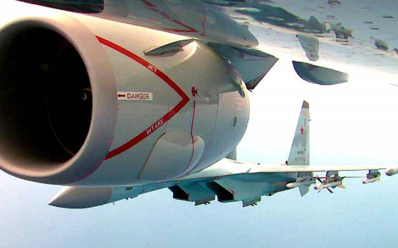 WSJ: Российский Су-35 пролетел в 1,5 метрах от противолодочного самолета ВВС США