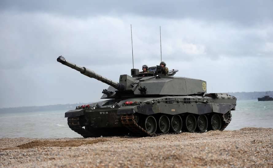Великобритания приняла решение о переброске танков в Эстонию