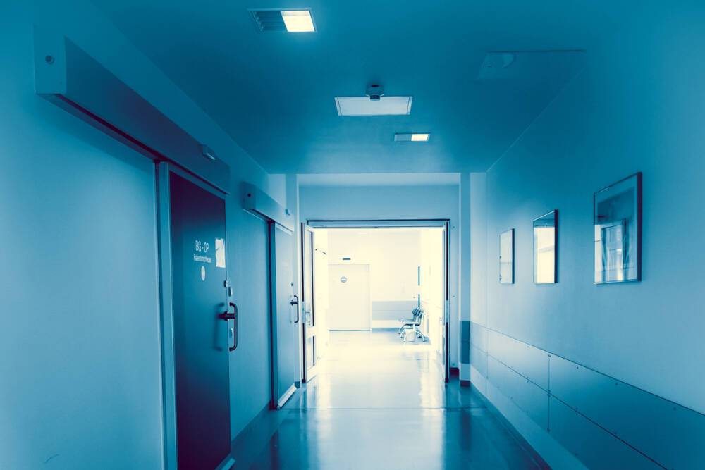 Проходившая по делу о гибели 7 пациентов из-за рентгена медсестра попыталась покончить с собой