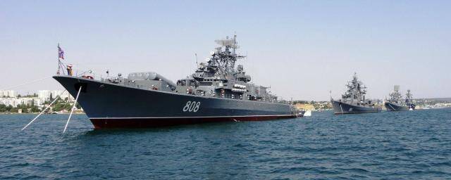 20 боевых кораблей Каспийской флотилии вышли на учения