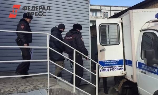 Силовики задержали автоподставщиков-миллионеров во Владивостоке