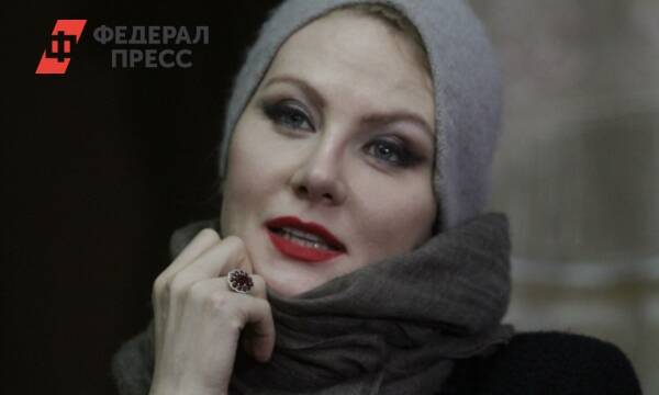 Рената Литвинова шокировала россиян «свадьбой» с полуголым итальянским мачо